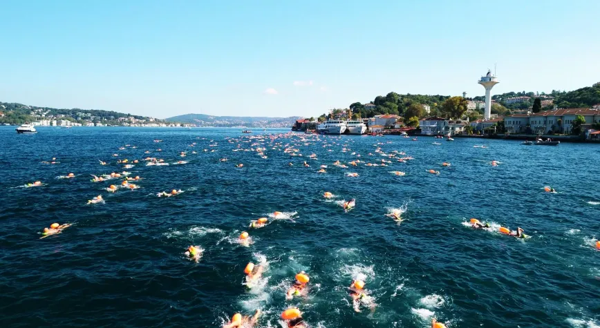 2500 YÜZÜCÜ ASYA'DAN AVRUPA'YA KULAÇ ATTI...