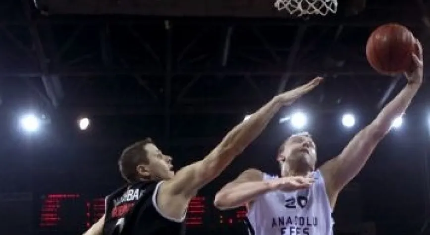 ANADOLU EFES KÖPÜRÜYOR: 89- 86