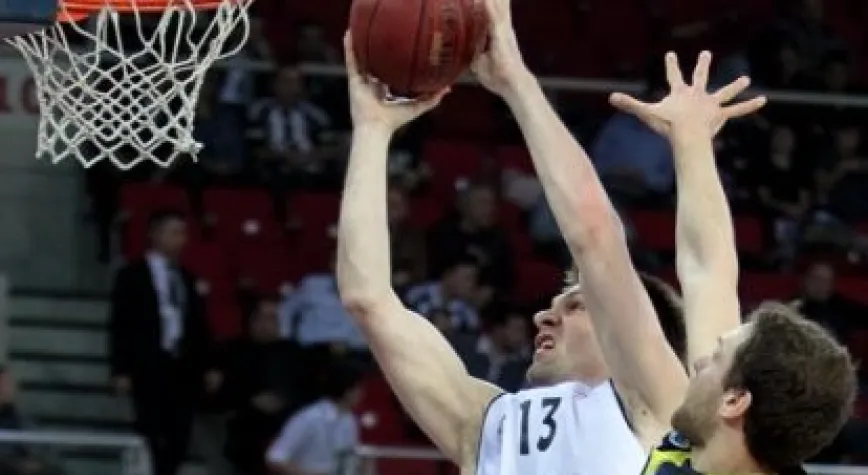 BEŞİKTAŞ FENERBAHÇE'Yİ YENDİ: 80- 73