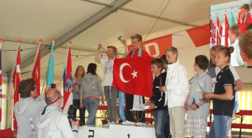 ÇITAK ŞAMPİYONLUK KÜRSÜSÜNDE!..