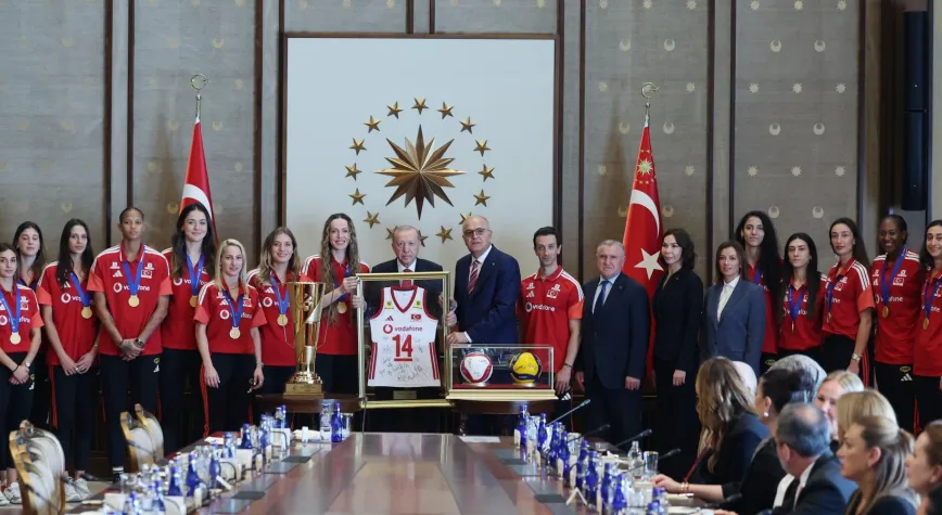 CUMHURBAŞKANI ERDOĞAN ŞAMPİYONLARI KABUL ETTİ