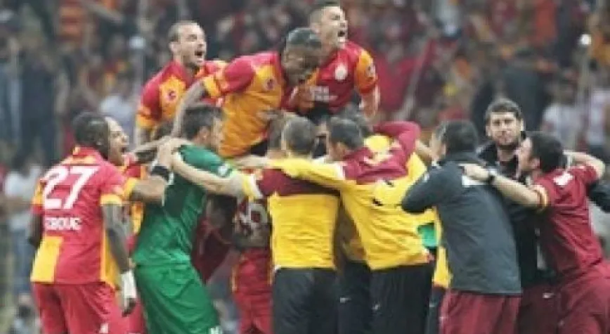GALATASARAY KUPASINI ALIYOR!