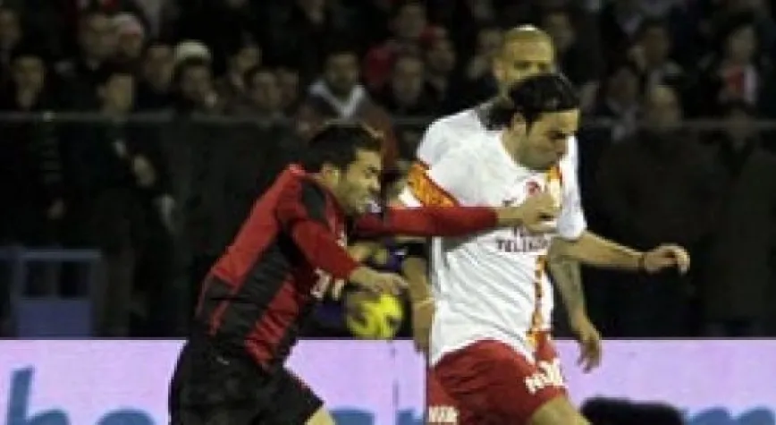 GALATASARAY UCUZ KURTULDU: 0- 0