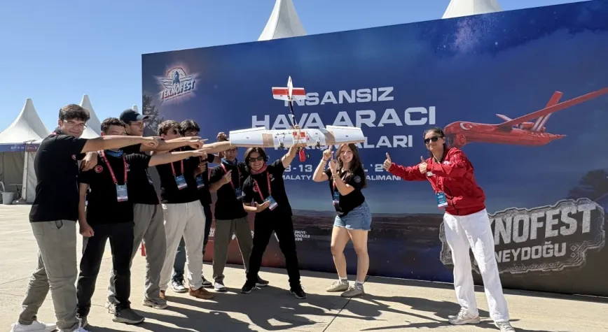 GENÇLİK MERKEZİ'NDE EĞİTİMDEN TEKNOFEST'TE  ŞAMPİYONLUĞA GİDEN YOL...