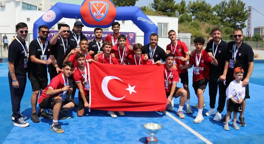 HOKEYDE BÜYÜK BAŞARI