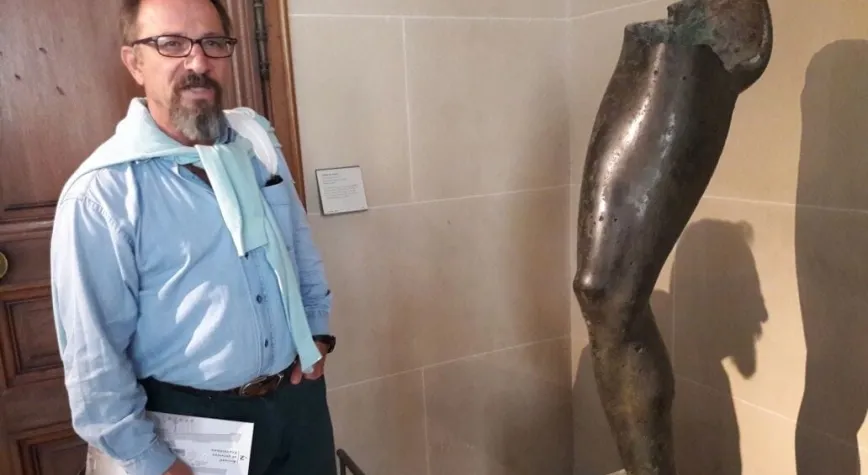 PROF.DR.MUSTAFA FERİT ACAR YAZDI: APOLLON’UN TEK BACAĞI