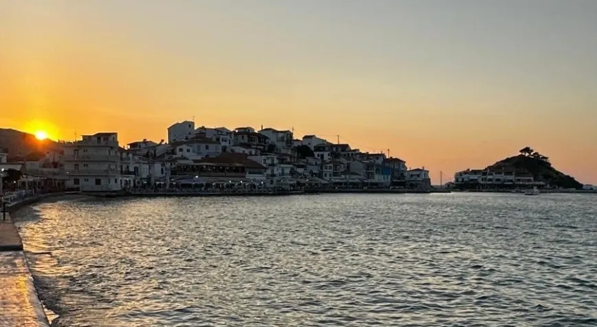 SAMOS'TA YAZ SERİNLİĞİ VE MÜTHİŞ DENİZ GÜZELLİĞİ EŞLİĞİNDE HARİKA YEMEKLER!