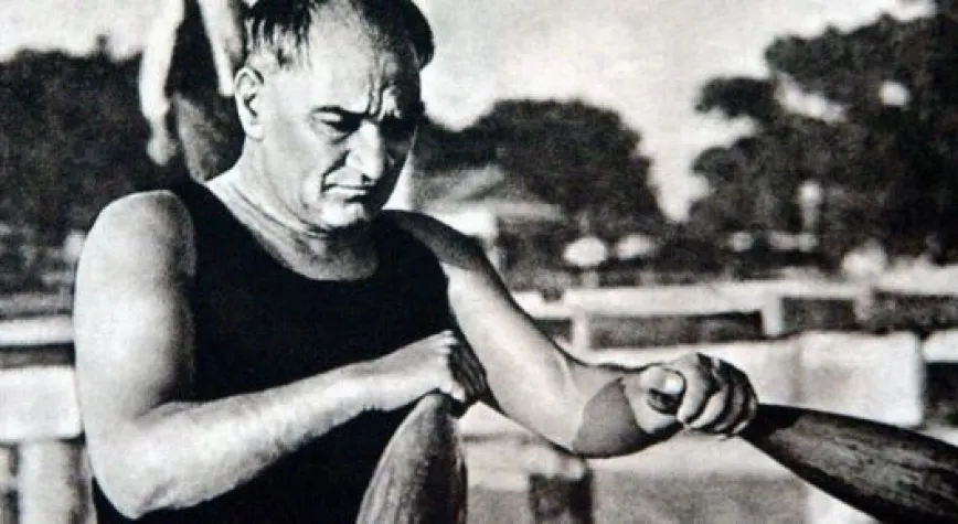 SPORUN İÇİNDEKİ ATATÜRK...