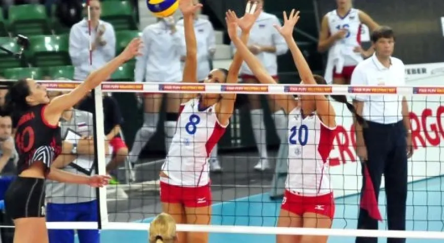 SULTANLARIMIZ AVRUPA'DA YOK!..