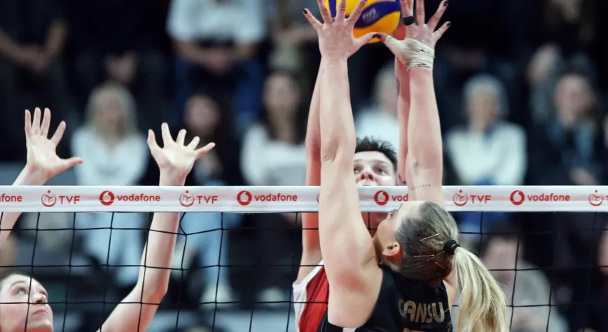 VAKIFBANK VE FENERBAHÇE FİNALDE!