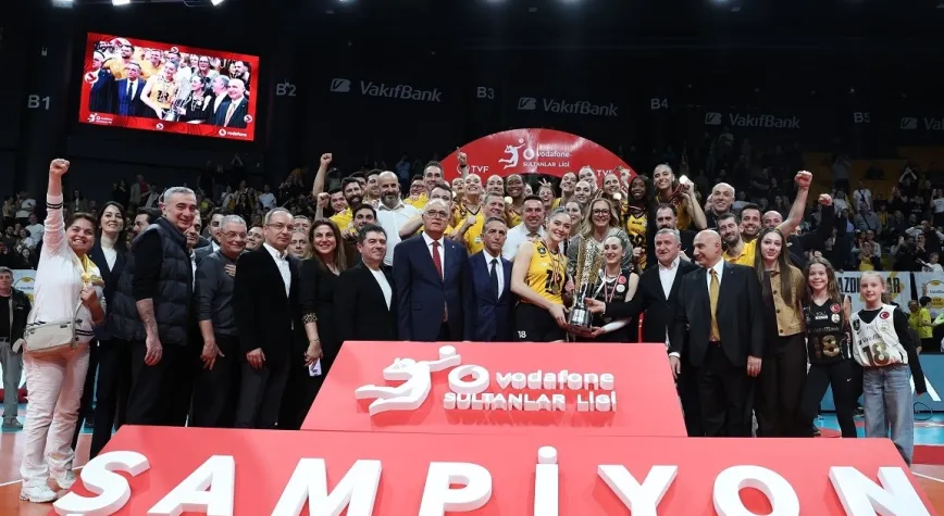 VODAFONE SULTANLAR LİGİ'NDE KUPA VAKIFBANK'IN
